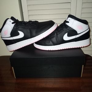 Air Jordan 1 Mid Black Arctic Punch Pink